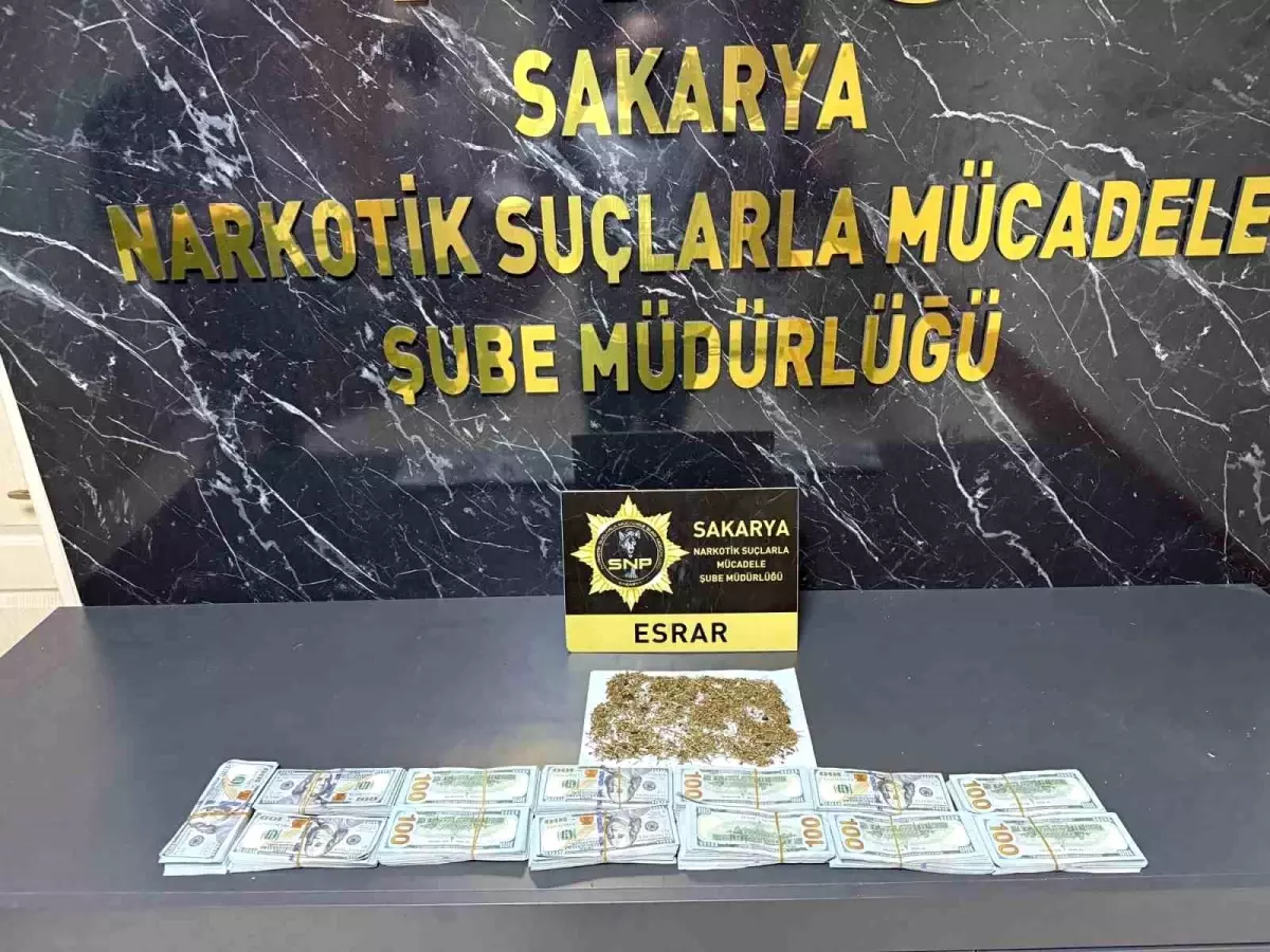 fatihteki kuyumcu soygununda 130 bin dolar sakaryada bulundu QCP246dd.jpg
