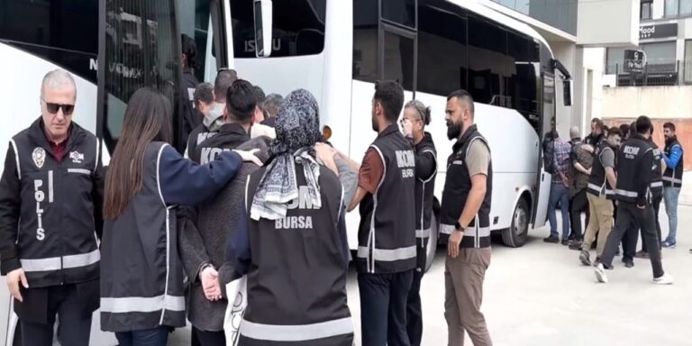 kadinlari-kullanip-ciftcileri-tuzaklarina-dusurduler-engelli-cocugu-bile-darbettiler-8iTsRfFM