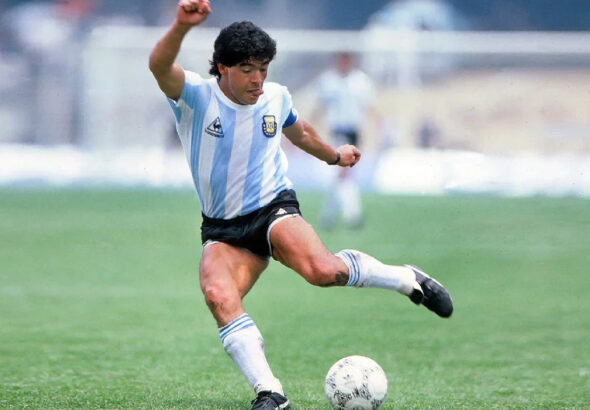 maradonanin-supheli-olumu-sorusturmasinda-iki-doktor-hakim-karsisina-cikti-UQ5cwxc2